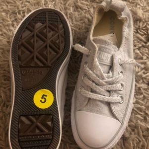 Light grey converse!